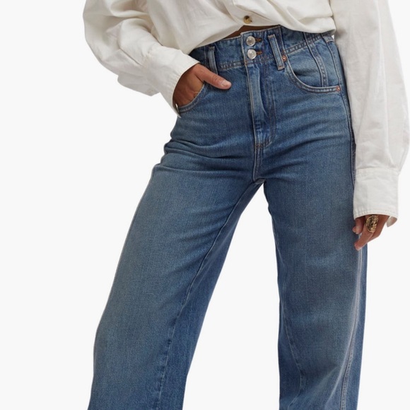 Free People Denim - Free people / Aster Seamed Relaxed
Straight Leg Jeans / Size 32